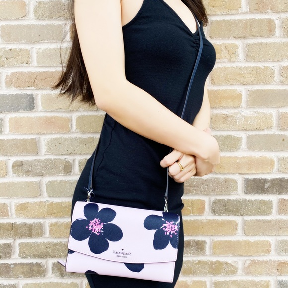 kate spade Handbags - NWT Kate Spade Phone Crossbody🌸